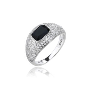 טבעת משובצת אבן שחורה